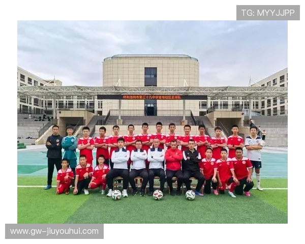 南信大足球队队长带领球队奋勇拼搏 力争校园联赛冠军